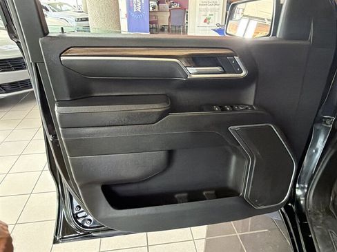 Used 2025 Chevrolet Silverado 1500 LT RWD image 15