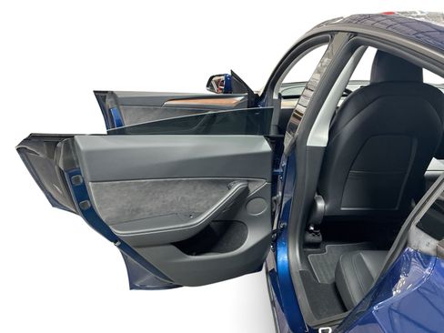 Certified 2023 Tesla Model Y Long Range AWD/4WD image 10