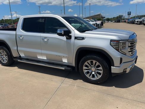 Used 2022 GMC Sierra 1500 Denali w/ Technology Package RWD image 3