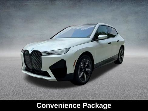 Used 2024 BMW iX xDrive50 w/ Sport Package AWD/4WD image 10