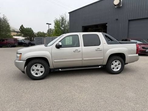 Used 2008 Chevrolet Avalanche LT w/ LT Preferred Equipment Group AWD/4WD image 16
