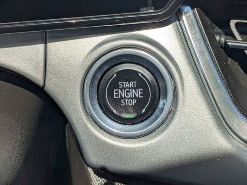 Used 2025 Chevrolet Trax LT FWD image 32