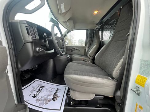 Used 2024 Chevrolet Express 2500 w/ Driver Convenience Package image 10