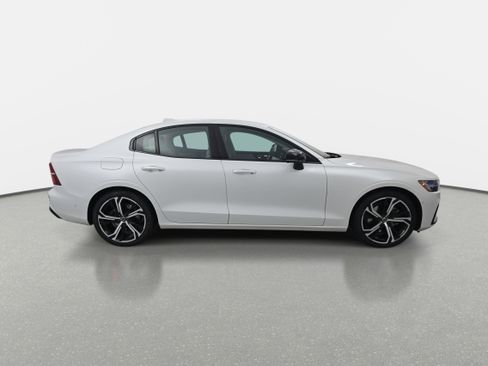 Used 2023 Volvo S60 B5 Plus w/ Climate Package image 4