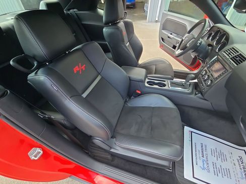 Used 2014 Dodge Challenger R/T image 30