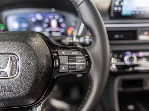 Used 2025 Honda Pilot Elite image 26