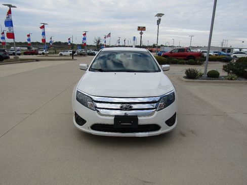 Used 2012 Ford Fusion SE image 2