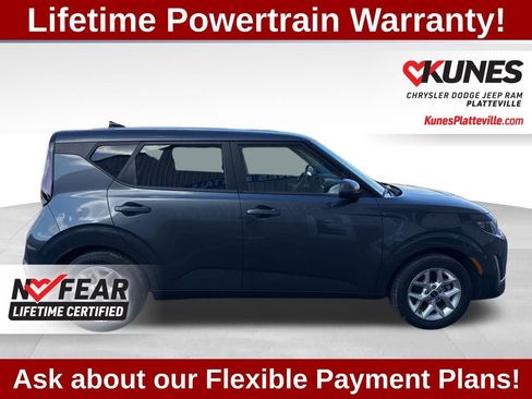 Used 2023 Kia Soul S FWD image 3
