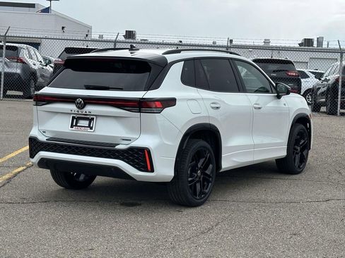 New 2026 Volkswagen Tiguan SE R-Line AWD/4WD image 4