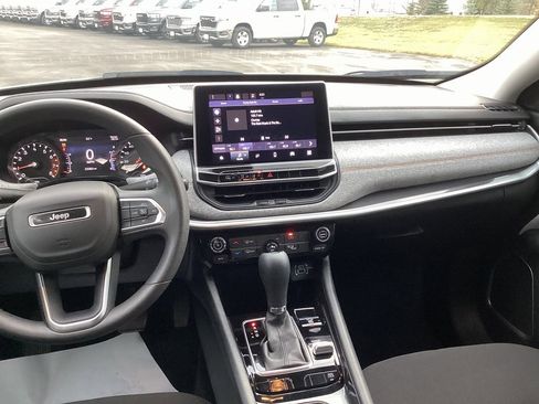 Used 2022 Jeep Compass Sport image 12
