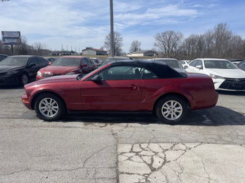 Used 2007 Ford Mustang Premium image 3