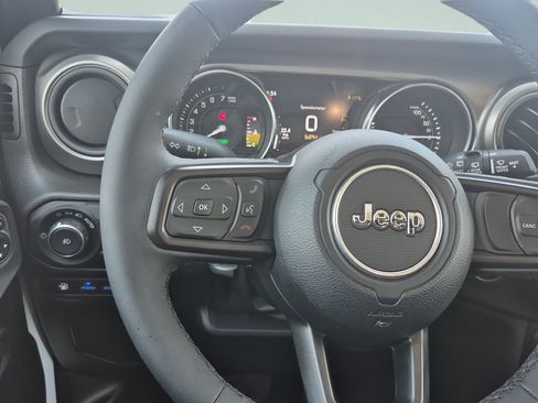 Used 2023 Jeep Wrangler Unlimited w/ Cold Weather Group AWD/4WD image 15