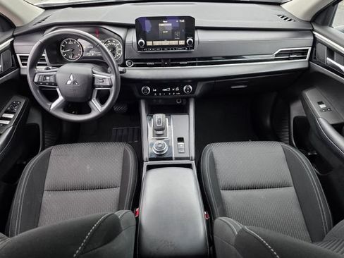 Used 2024 Mitsubishi Outlander ES FWD image 34