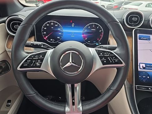Used 2023 Mercedes-Benz GLC 300 4MATIC image 20