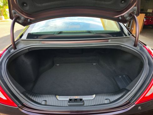 Used 2018 Jaguar XJ L Portfolio image 37