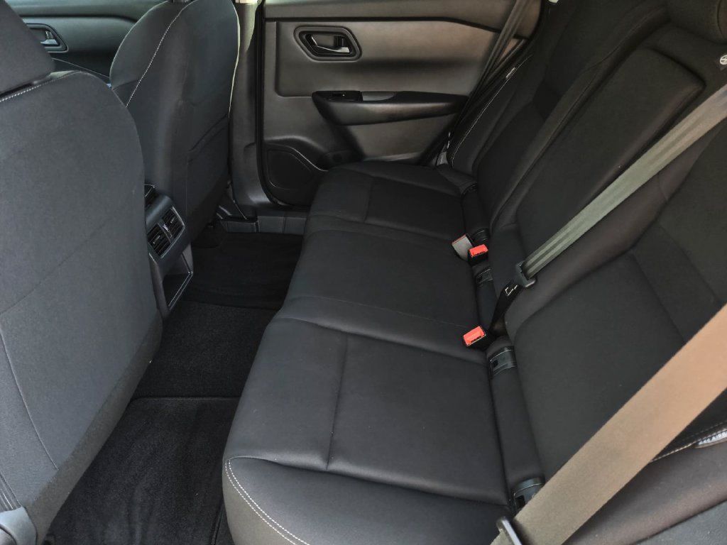 Certified 2025 Nissan Rogue S FWD image 12