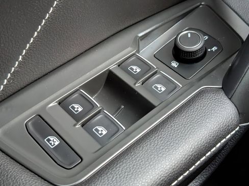 Used 2024 Volkswagen Tiguan SE R-Line w/ MDO Package, Three-Row image 22