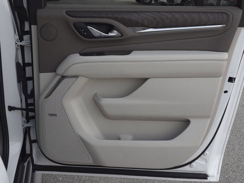 Used 2024 GMC Yukon XL Denali w/ Advanced Technology Package image 47