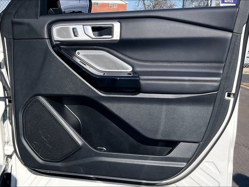 Certified 2023 Ford Explorer Platinum w/ Technology Package image 21