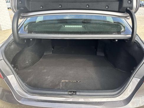 Used 2019 Toyota Camry SE image 8