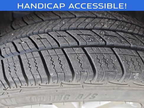Used 2013 Chrysler Town & Country Touring FWD image 25