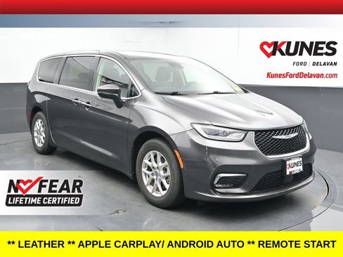 Used 2023 Chrysler Pacifica Touring-L FWD image 1