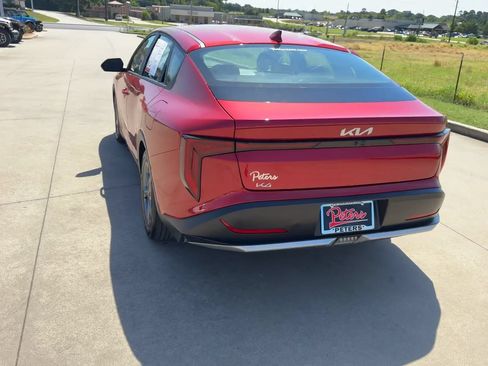 Used 2025 Kia K4 FWD image 8