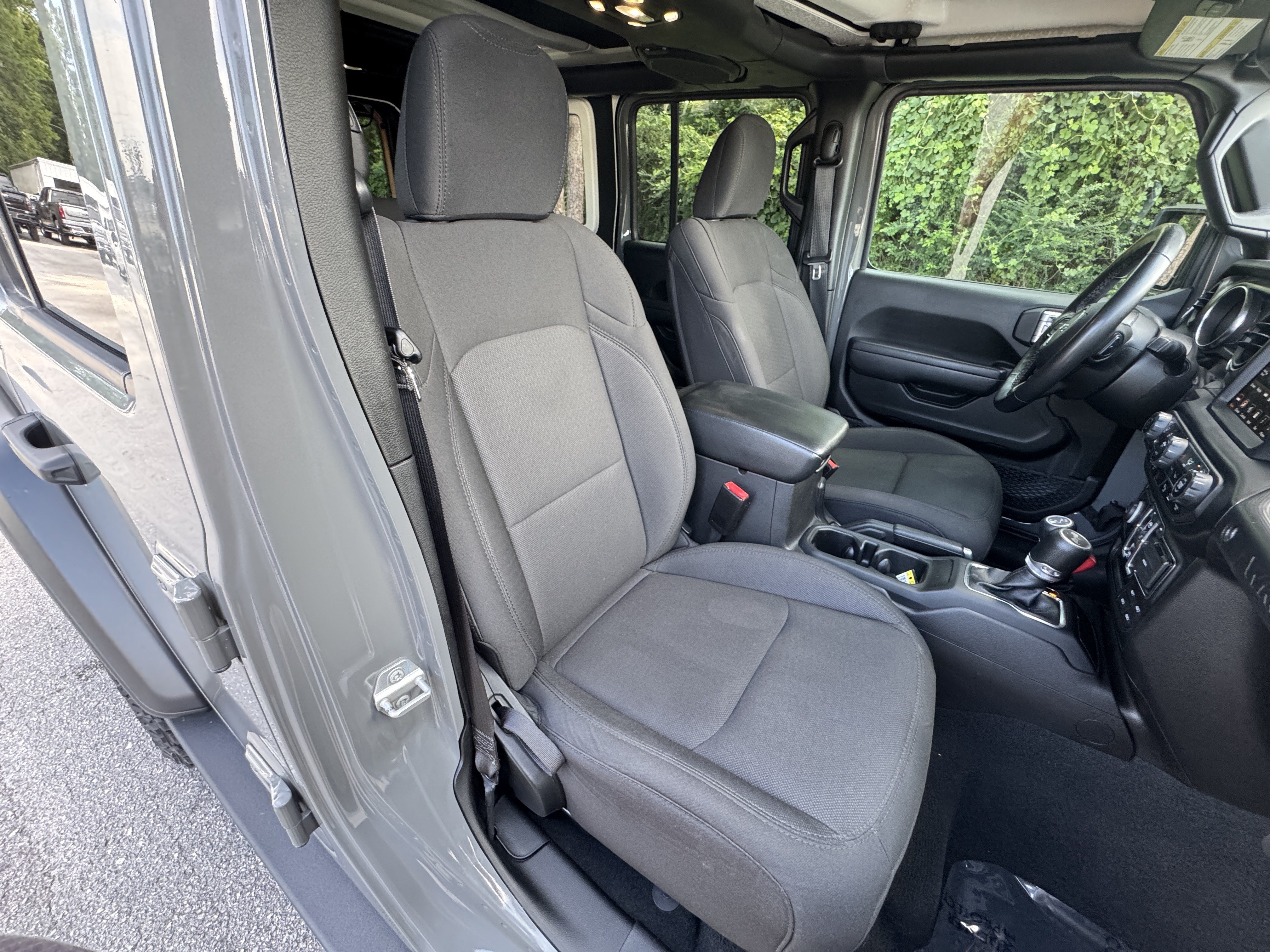 Used 2022 Jeep Wrangler Unlimited Sport AWD/4WD image 18