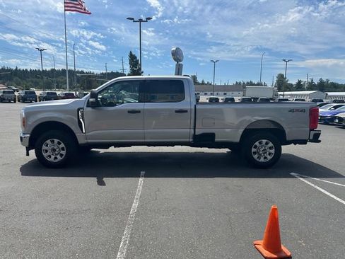 Used 2023 Ford F350 XLT AWD/4WD image 5