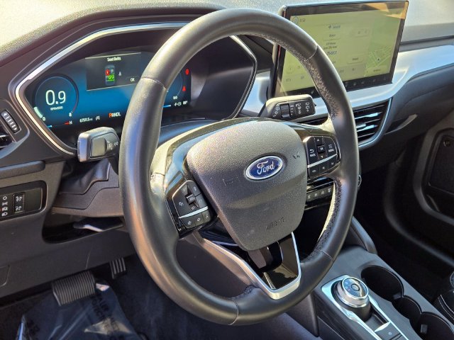 Used 2023 Ford Escape Platinum w/ Premium Technology Package AWD/4WD image 18