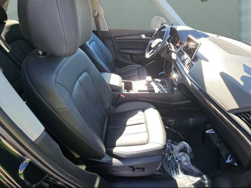 Used 2020 Audi Q5 e Premium Plus w/ Premium Plus Package image 12