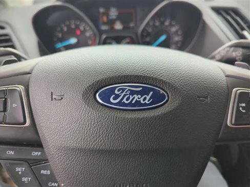 Used 2018 Ford Escape SE w/ SE Sport Appearance Package image 17