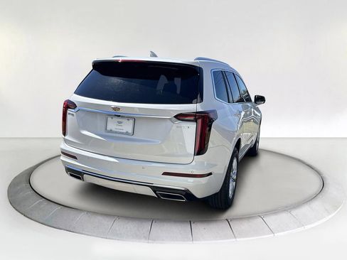 New 2025 Cadillac XT6 Luxury FWD image 5