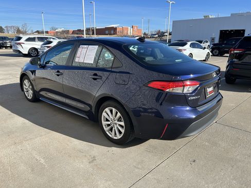 Used 2023 Toyota Corolla LE image 4