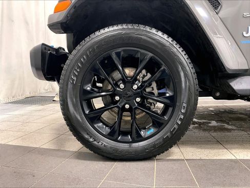 Used 2023 Jeep Wrangler Sahara w/ Cold Weather Group AWD/4WD image 7