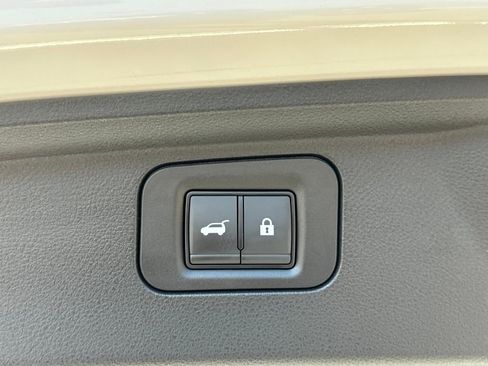 Used 2025 Nissan Armada PRO-4X w/ Pro-4X Premium Package image 37