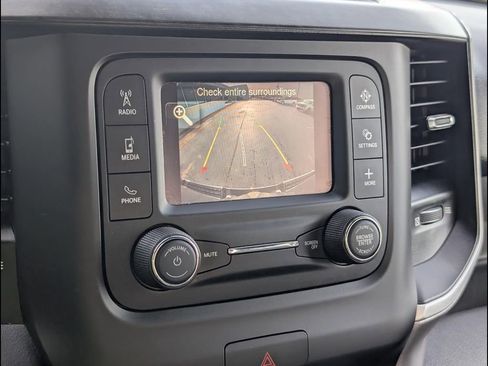 Used 2022 RAM 1500 Big Horn AWD/4WD image 9
