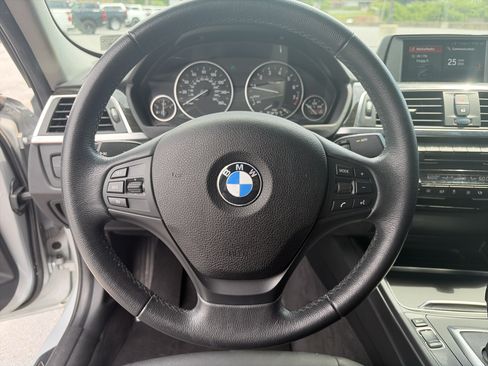 Used 2018 BMW 320i xDrive Sedan AWD/4WD image 21