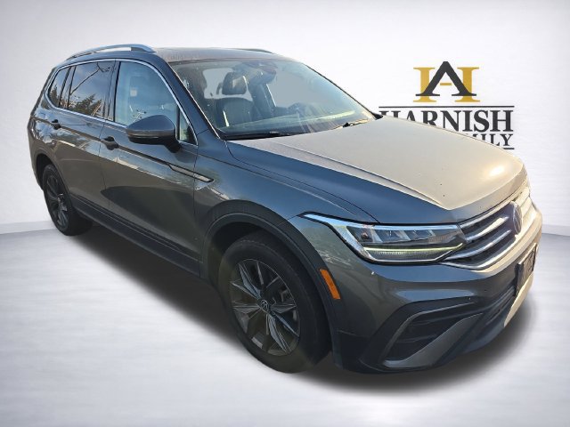 Used 2023 Volkswagen Tiguan SE w/ Panoramic Sunroof Package AWD/4WD image 3