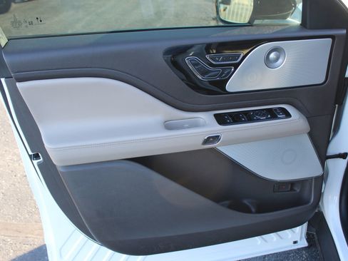 Used 2023 Lincoln Aviator Reserve w/ Equipment Group 201A image 23