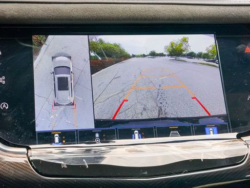 Certified 2025 Cadillac XT6 Premium Luxury w/ Platinum Package image 40