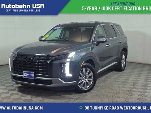 Used 2023 Hyundai Palisade SE image 1