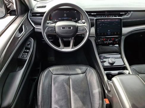 Used 2023 Jeep Grand Cherokee L Limited w/ Luxury Tech Group II image 11