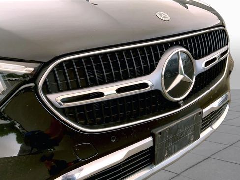 Used 2023 Mercedes-Benz GLC 300 4MATIC image 30