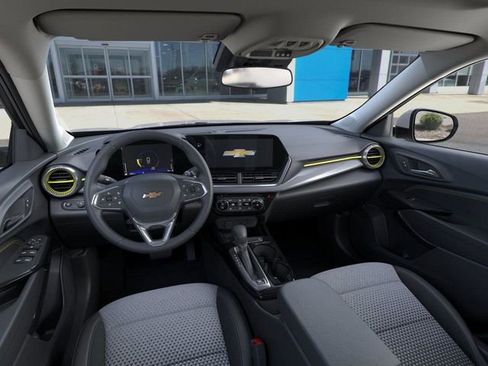 New 2026 Chevrolet Trax LT w/ Sunroof Package image 15