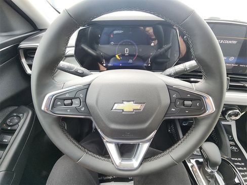 New 2025 Chevrolet TrailBlazer LT w/ Convenience Package image 14