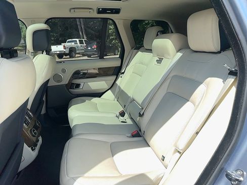 Used 2019 Land Rover Range Rover HSE image 10