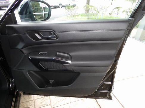 Certified 2024 Nissan Pathfinder S image 21