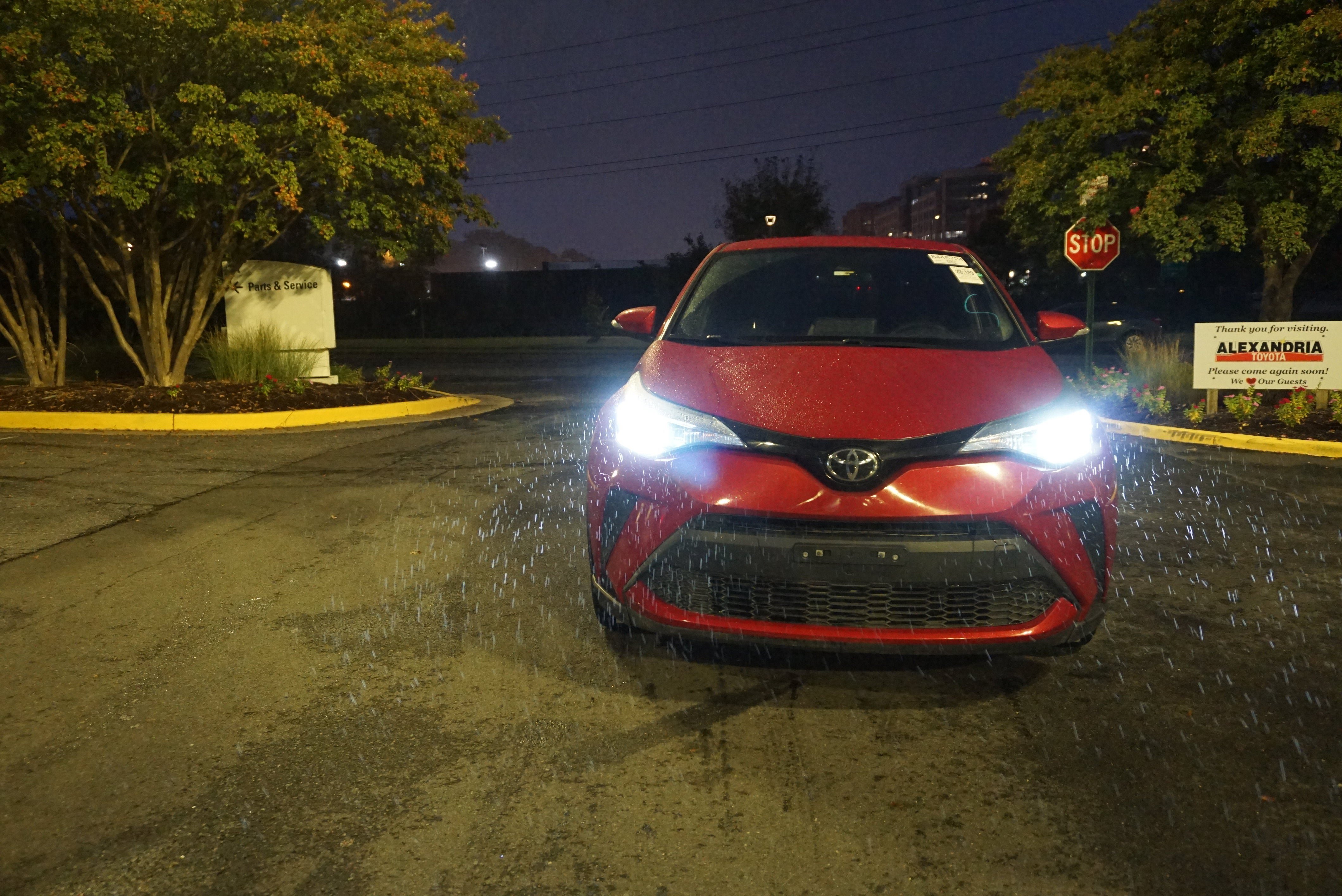 Used 2021 Toyota C-HR XLE FWD image 2