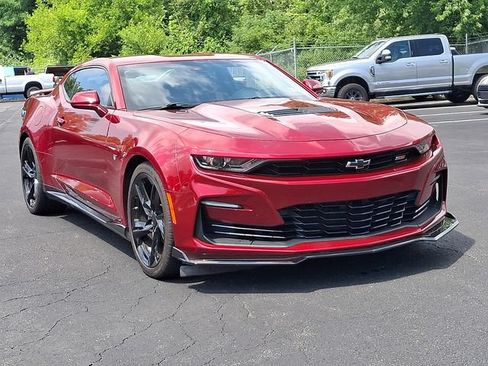 Used 2022 Chevrolet Camaro SS RWD image 2